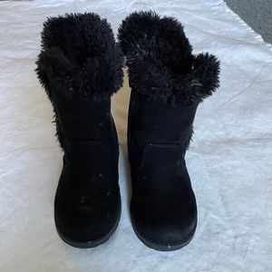 Kids bundles 6/$12— Size 8 toddler boots
